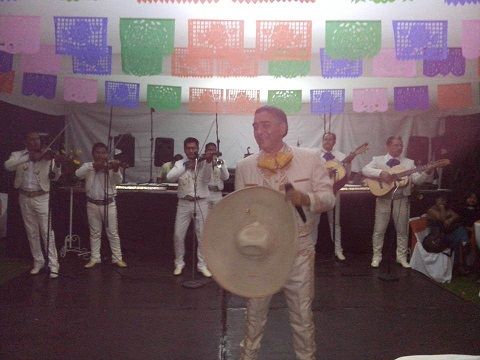NingúnAmenizando Boda